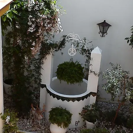 Hotel Casa De Naranjos 2*