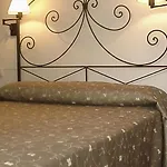 Boutique Puerta Del Rincon 2*